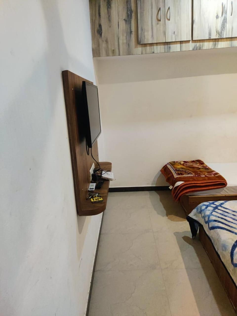 Hotel Amritam Inn Ujjain Exteriör bild
