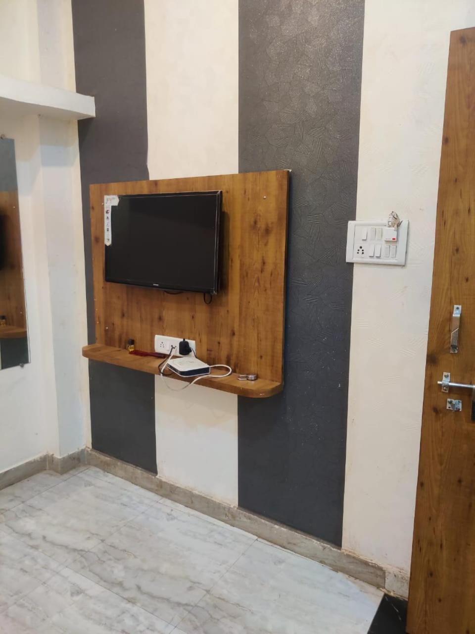 Hotel Amritam Inn Ujjain Exteriör bild