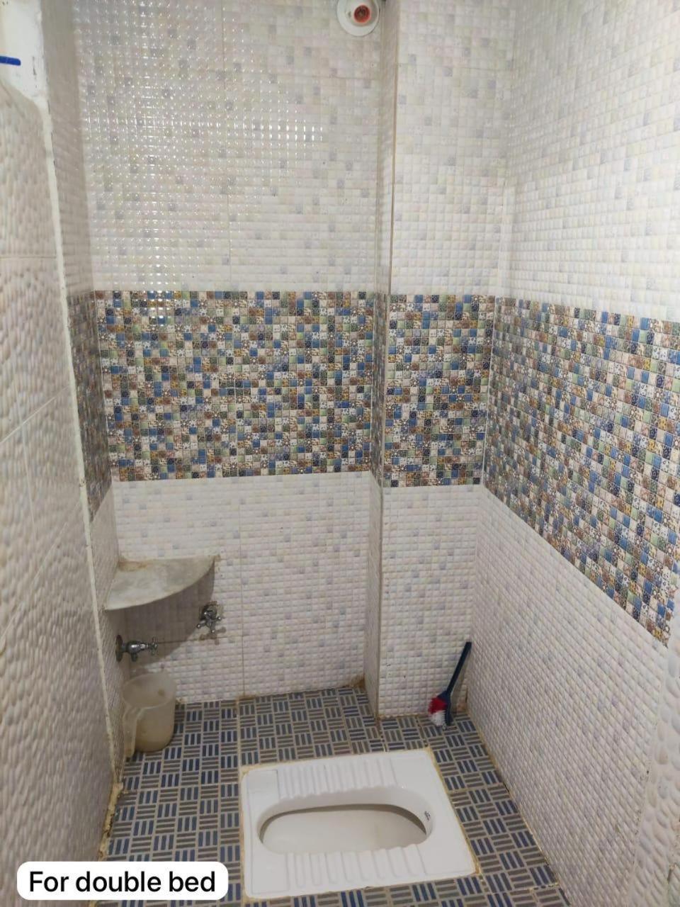 Hotel Amritam Inn Ujjain Exteriör bild