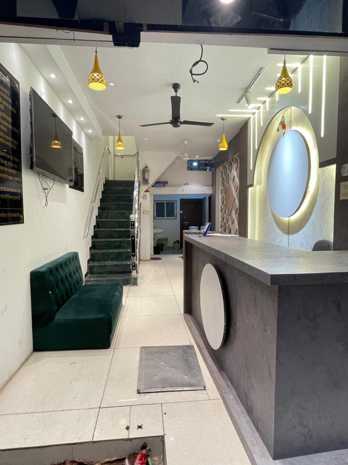 Hotel Amritam Inn Ujjain Exteriör bild